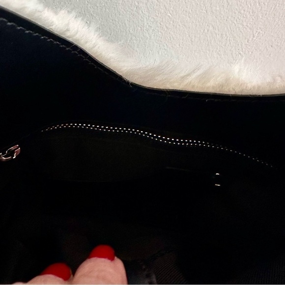 Gcds small Comma Faux Fur Logo shoulder bag black white combo - Picture 9 of 9